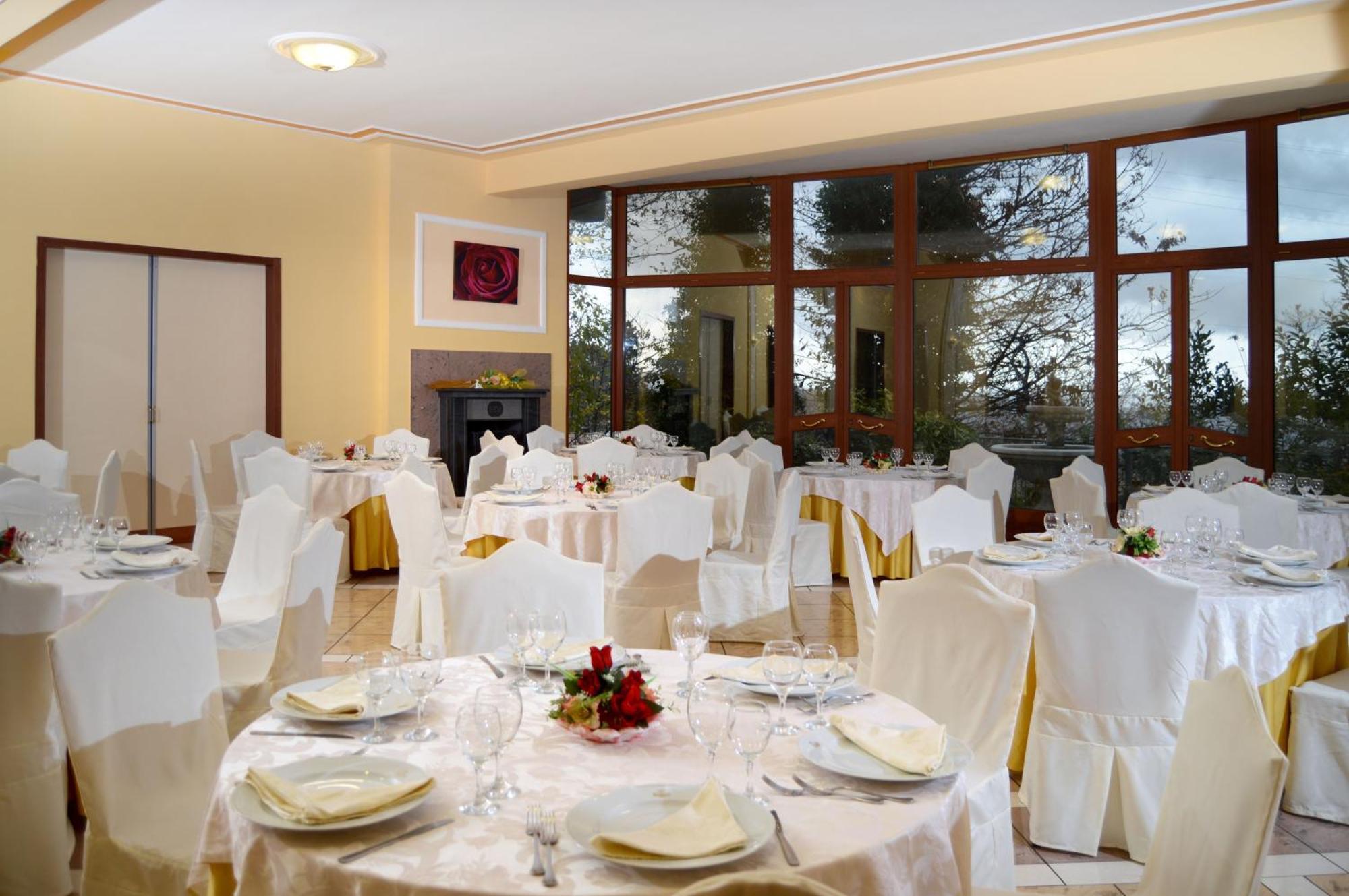 Royal Hotel Montevergine Ospedaletto dʼAlpinolo Zewnętrze zdjęcie