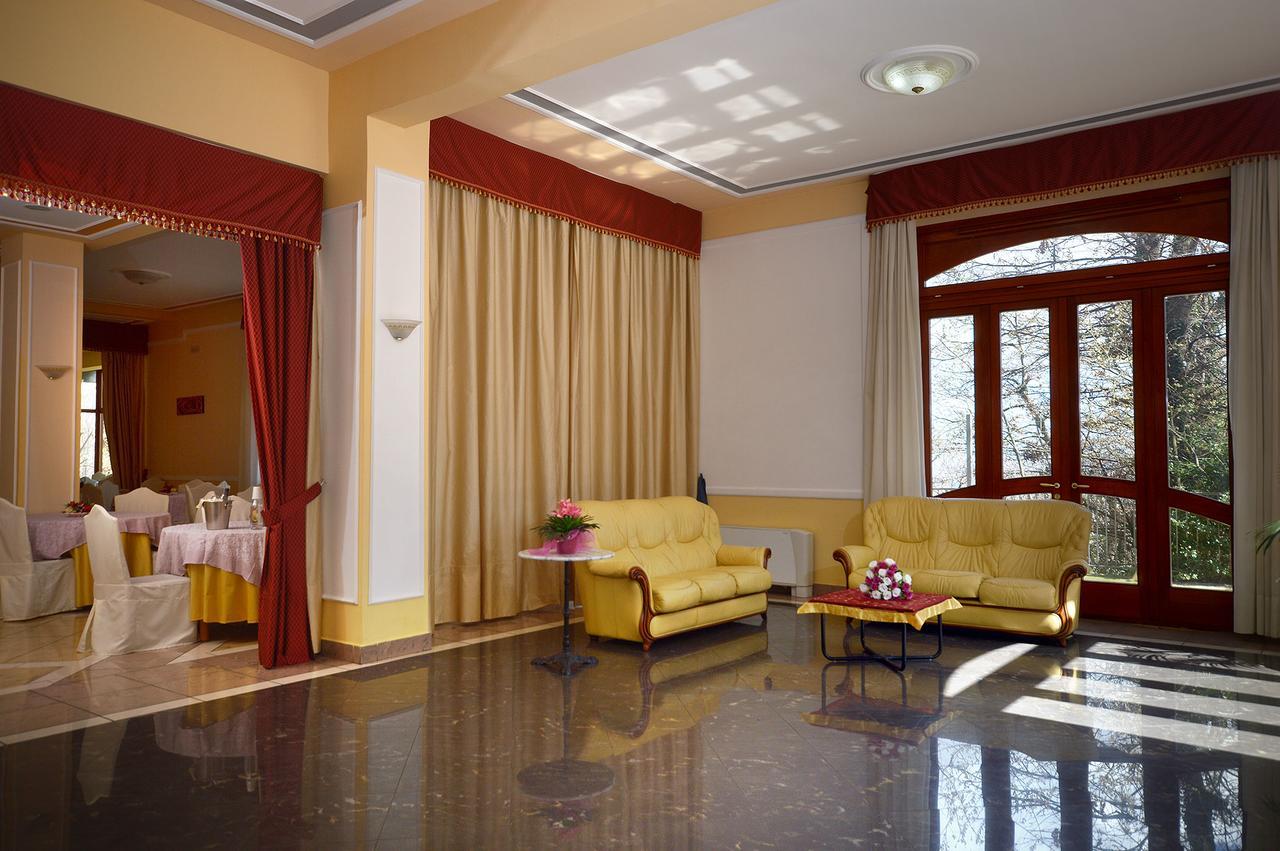 Royal Hotel Montevergine Ospedaletto dʼAlpinolo Zewnętrze zdjęcie